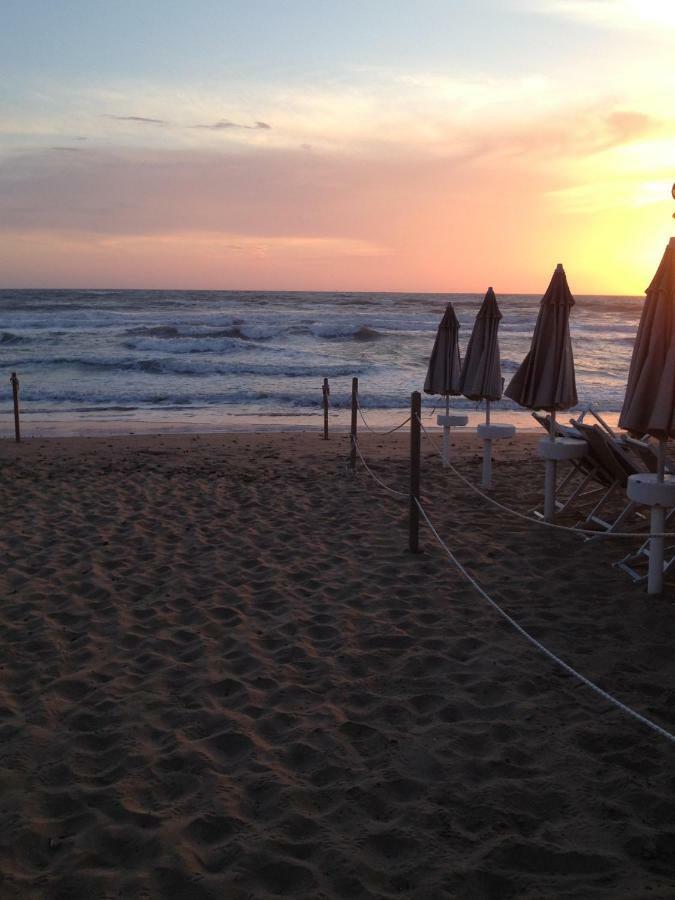 La Zattera Camere San Vincenzo Bagian luar foto
